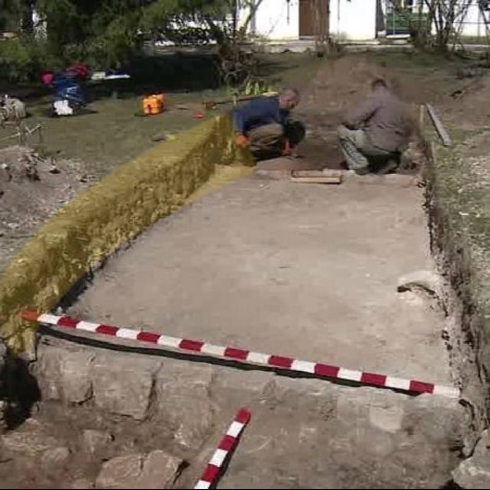 На территории Снетогорского монастыря обнаружены остатки гончарного производства  