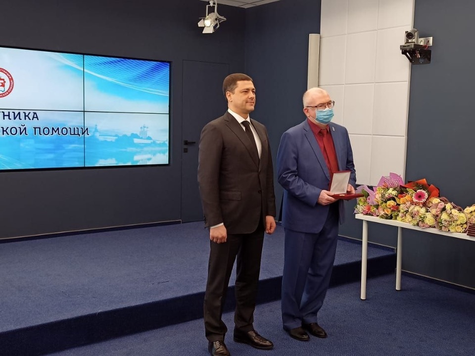 Работники псковской Скорой помощи получили награды