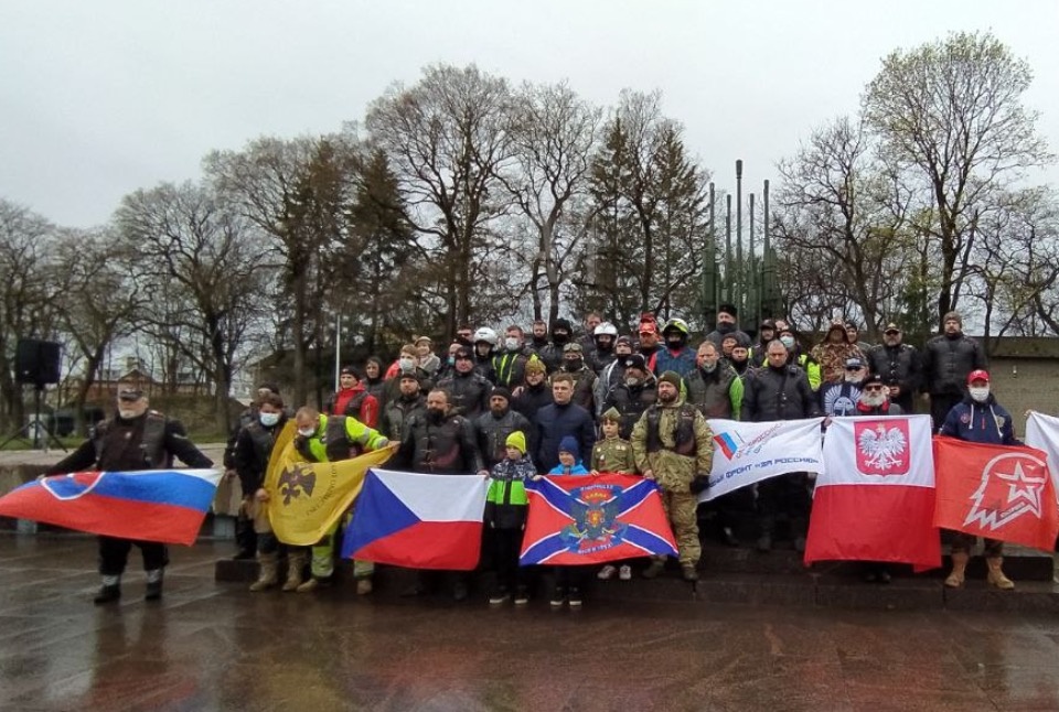 В Псков прибыли участники международного мотомарша «Дороги Победы 2021 — дорога домой!»