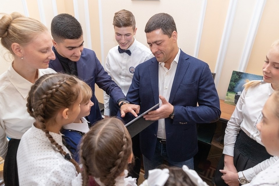 «Комсомолка» рассказала, какие классы могут принять участие в конкурсе «Губернаторский дневник»