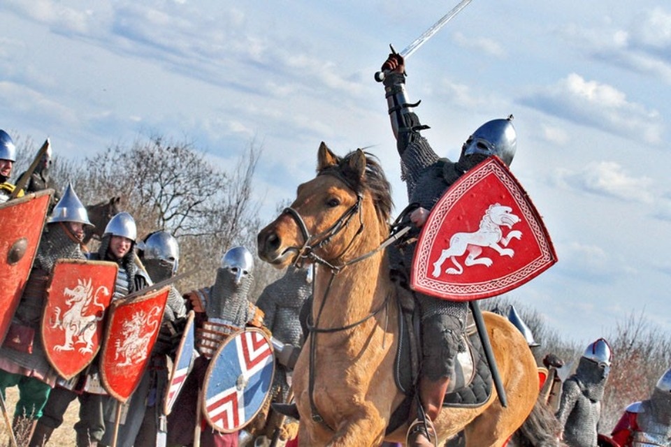Выпуск программы «Не факт» о Ледовом побоище вышел на телеканале «Звезда»