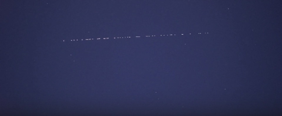 Астроном-любитель заснял в небе над Псковом спутники Илона Маска