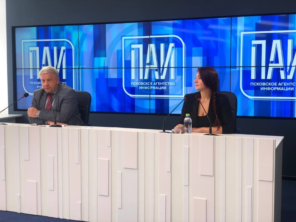 10 млн рублей выделено Псковской области на борьбу с борщевиком в этом году