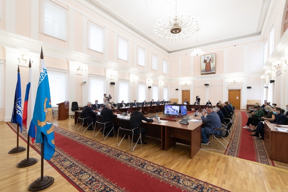 Образование, ЖКХ, строительство и здравоохранение обсудили депутаты ПОС с Михаилом Ведерниковым