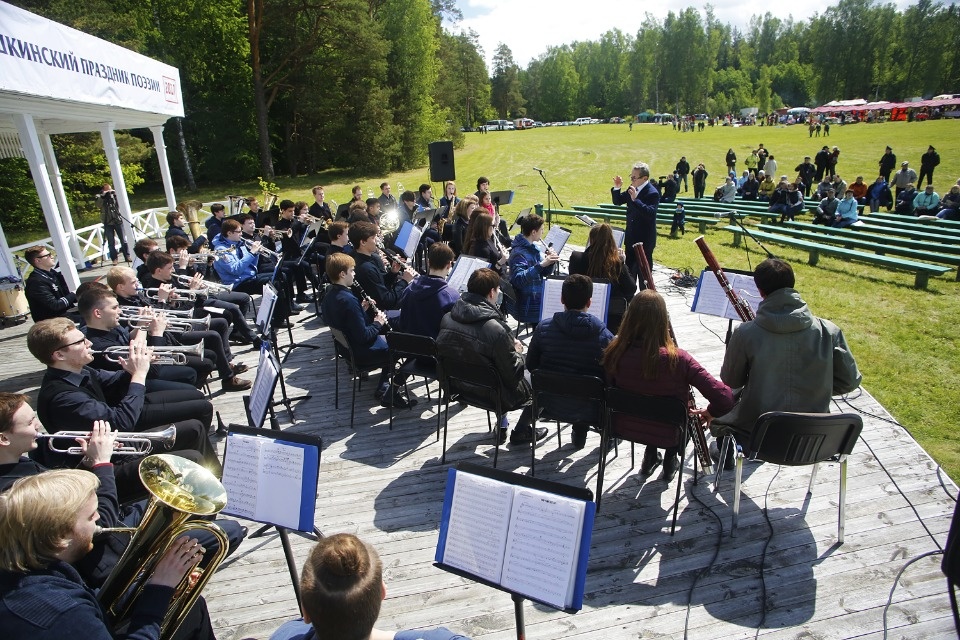 Дней пушкинской поэзии на поляне в Михайловском в этом году не будет