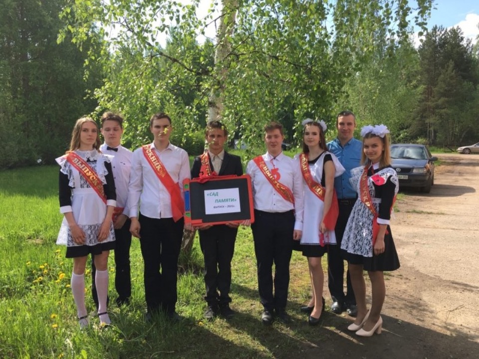 Более 4,5 тысяч деревьев высадили в Псковской области в память о погибших в годы войны