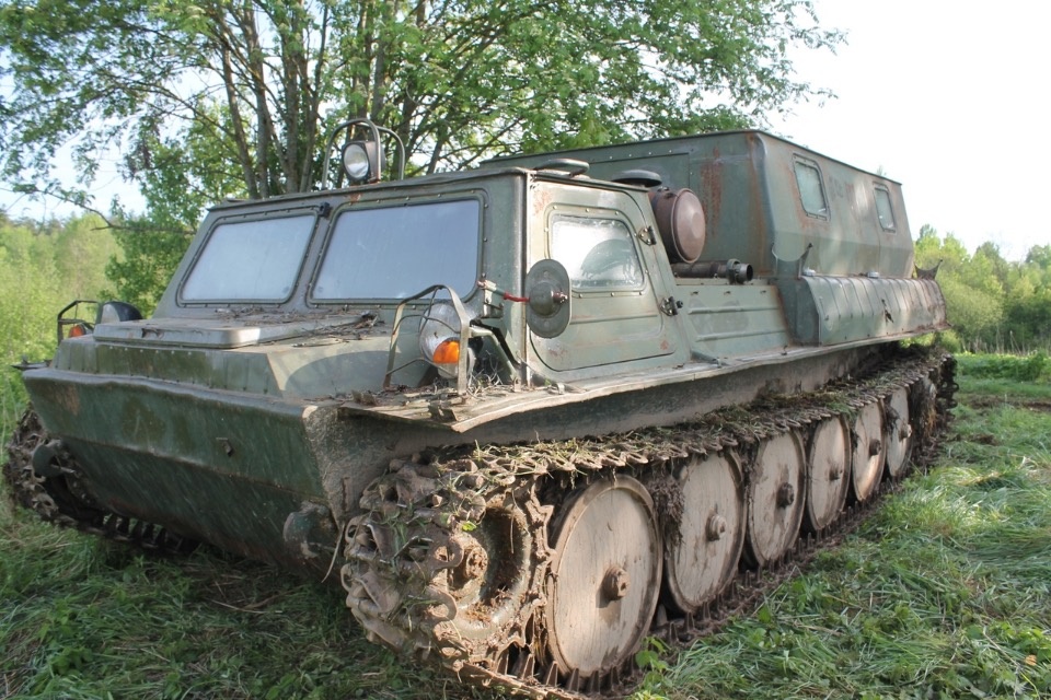 Поисковики обнаружили редуктор самолета ИЛ-2, сбитого в Пыталовском районе во время войны Поисковики обнаружили редуктор самолета ИЛ-2, сбитого в Пыталовском районе во время войны