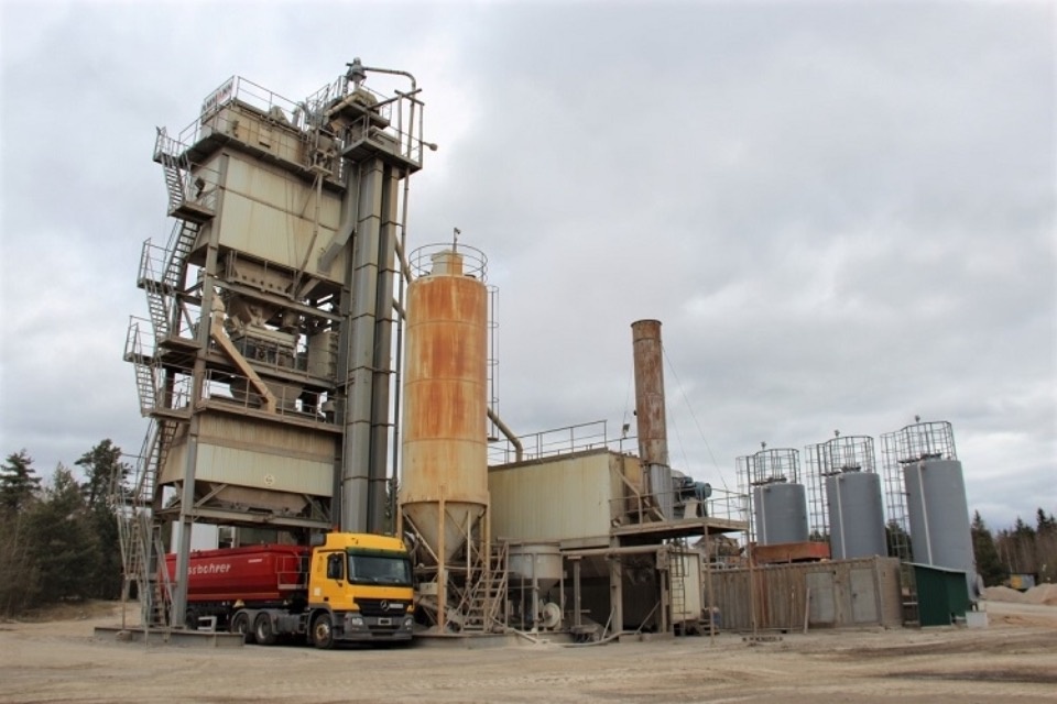Асфальтобетонный завод в Псковской области переоборудовали по новому ГОСТу