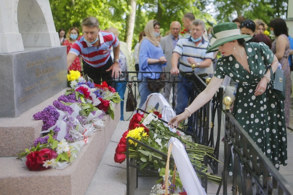 Пушкин жив Пушкин жив