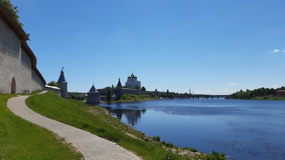 До 27 градусов тепла и грозы обещают псковичам 8 июня До 27 градусов тепла и грозы обещают псковичам 8 июня