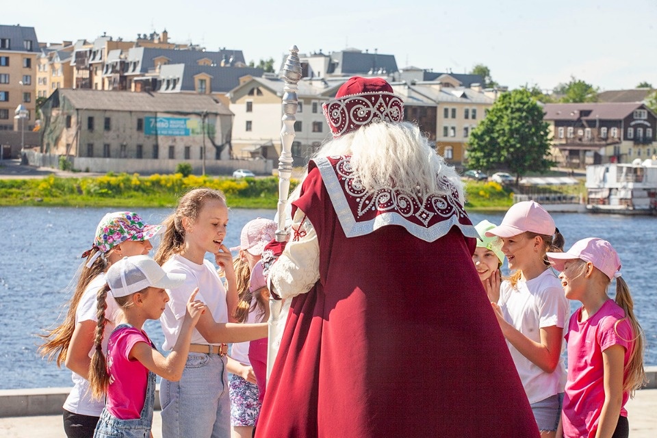 Мороз и солнце Мороз и солнце