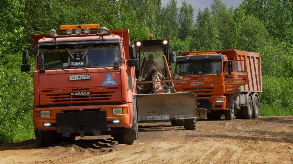 Состояние дороги на деревню Самолва контролируется ежедневно