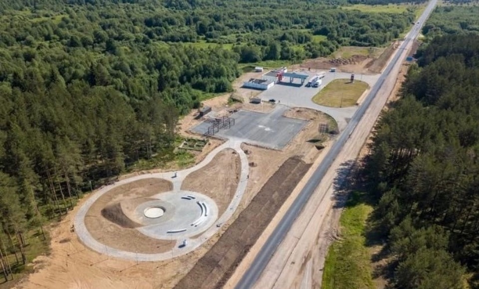 Площадку для памятного знака Знамени Победы благоустраивают под Идрицей