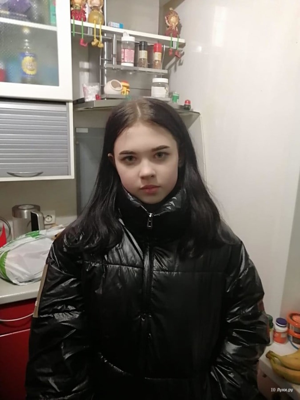 13-летнюю девочку разыскивают в Великих Луках