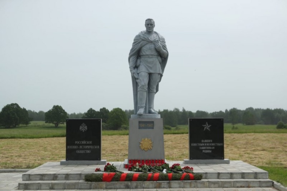 Михаил Ведерников почтил память павших в Великой Отечественной войне