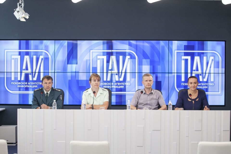 Более 12 миллионов рублей поступило в бюджет благодаря легализации сотрудников псковских предприятий