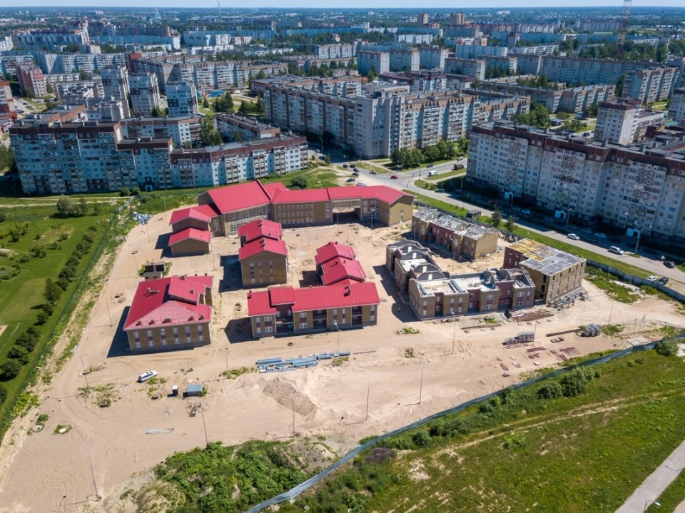 Псковский губернатор раскритиковал работу подрядчика по строительству Социального городка 