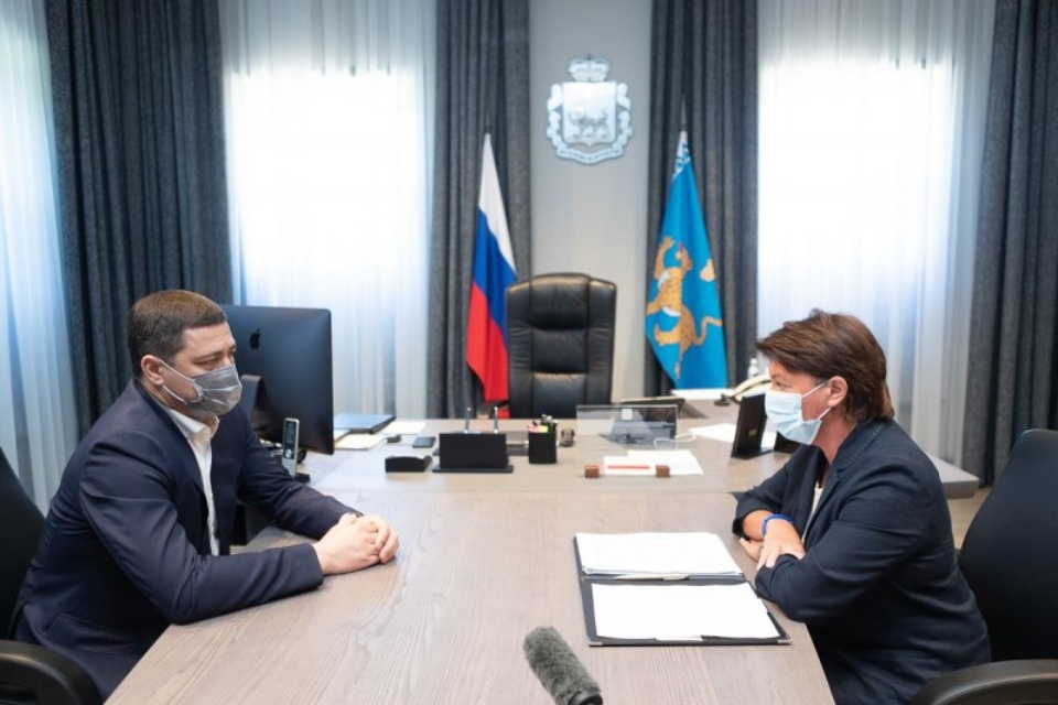 Более 14 тысяч доз вакцины от коронавируса готовят в Москве к отгрузке в Псковскую область