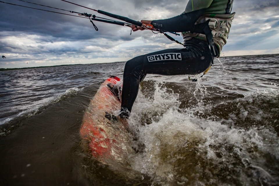 Ветер и паруса в небе