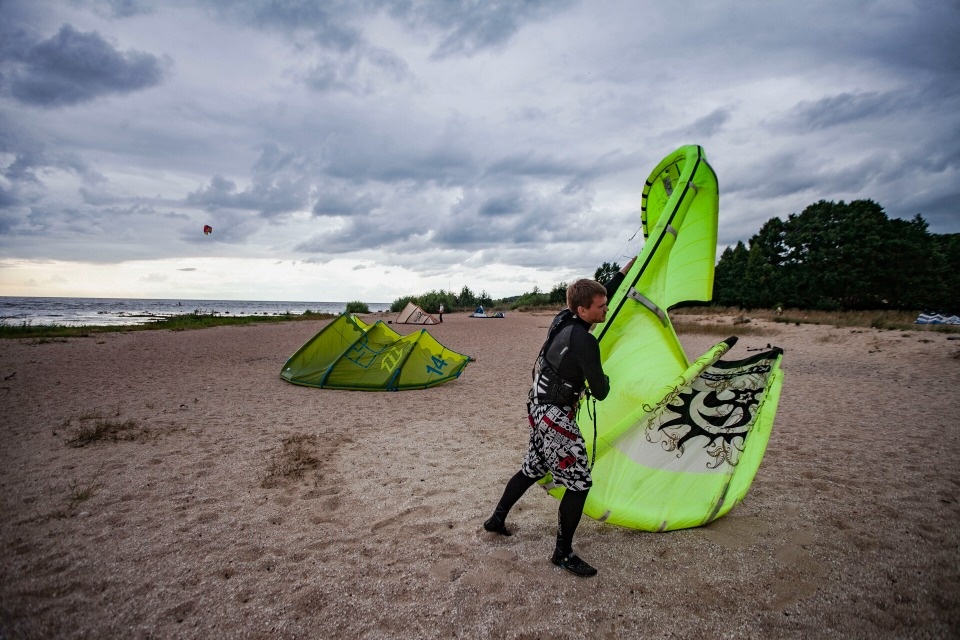 Ветер и паруса в небе