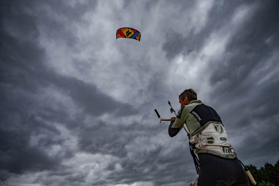 Ветер и паруса в небе