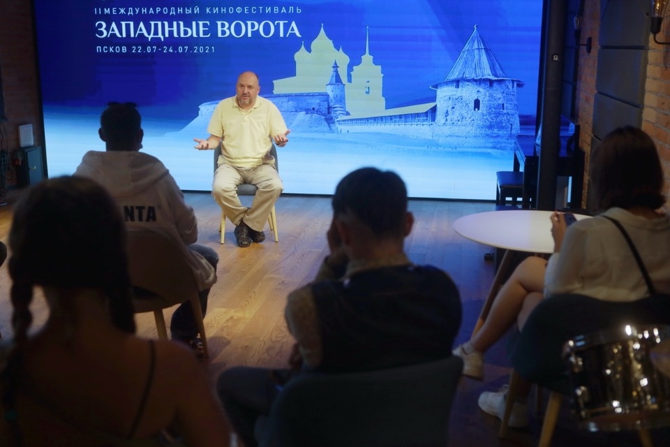 Ворота в кино 