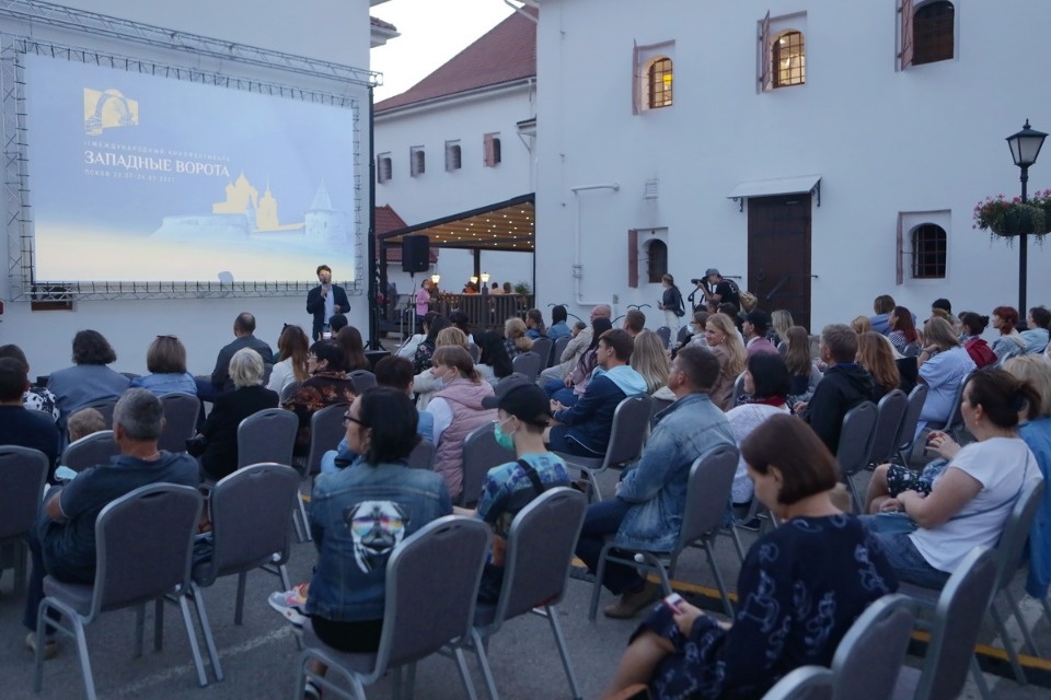 Ворота в кино 