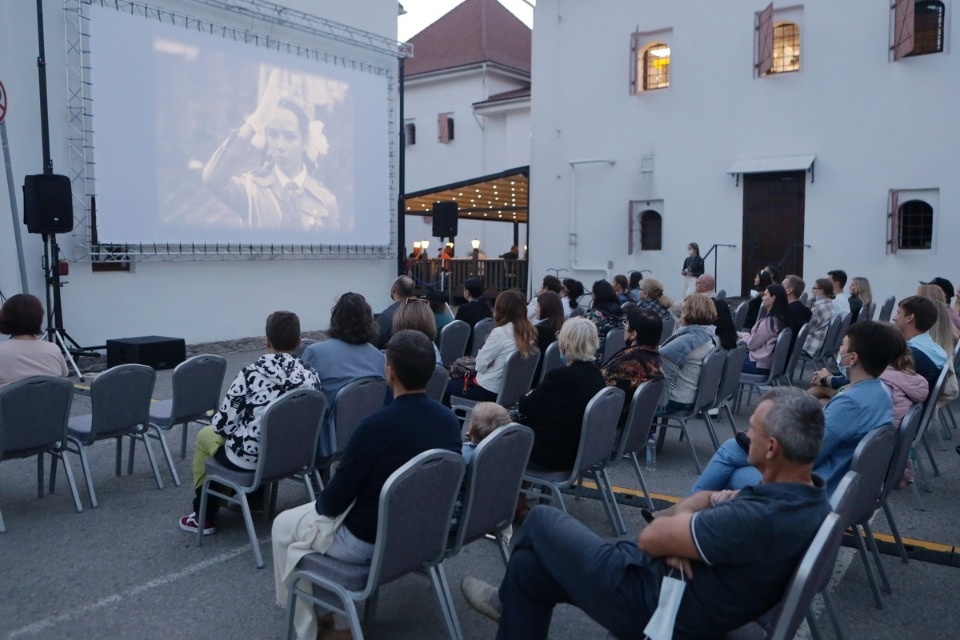 Ворота в кино 