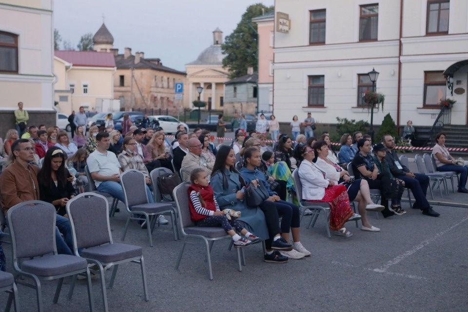 Ворота в кино 