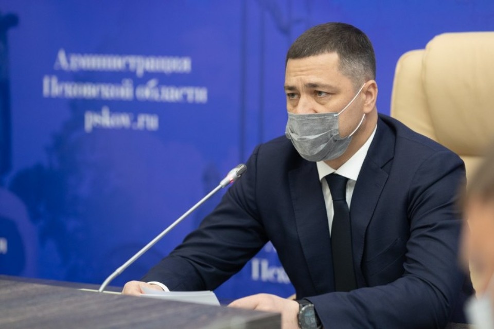 Из-за задержки в пуске воды выговоры объявлены директору водоканала, замглавы администрации Пскова и вице-губернатору