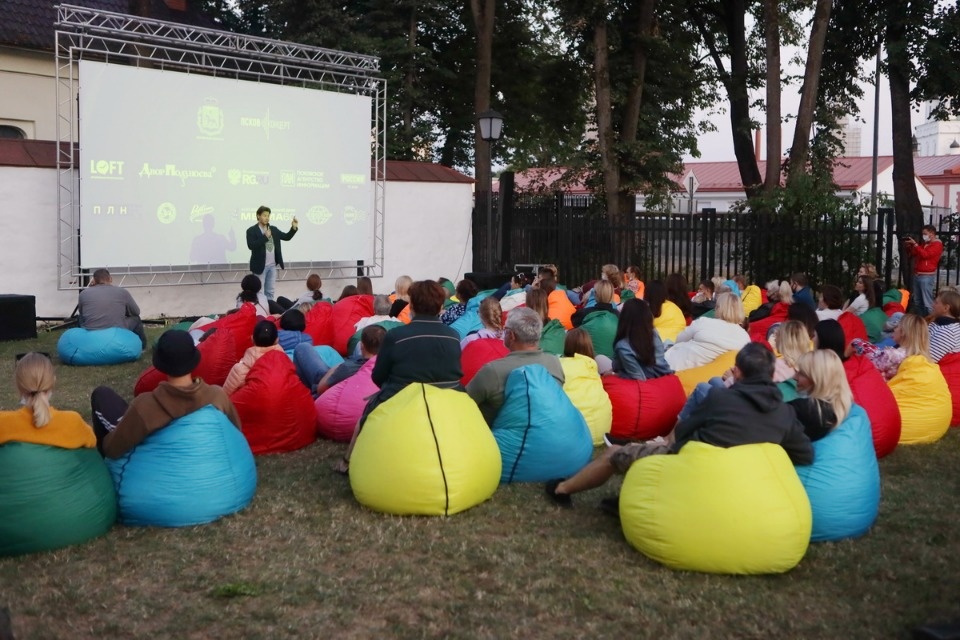 Кино в мешках