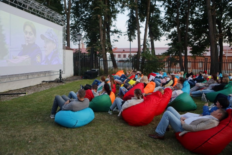 Кино в мешках