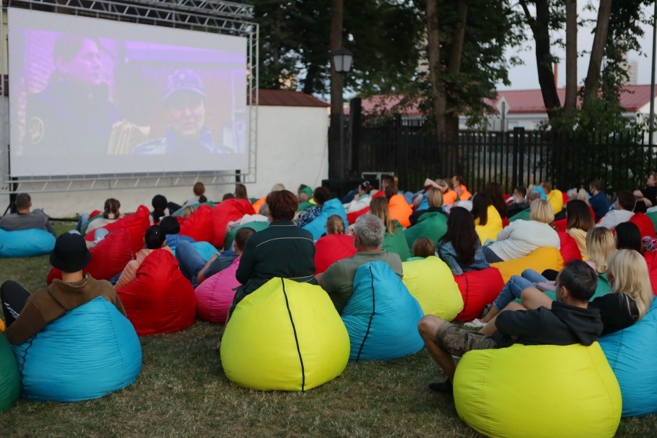 Кино в мешках