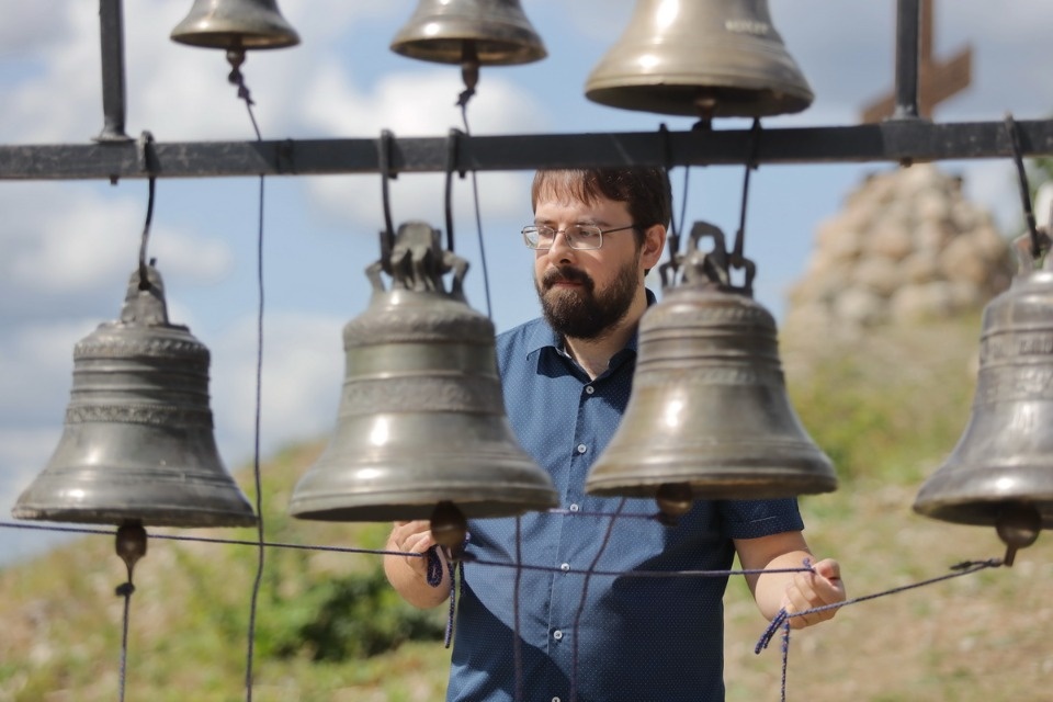 Звонят колокола