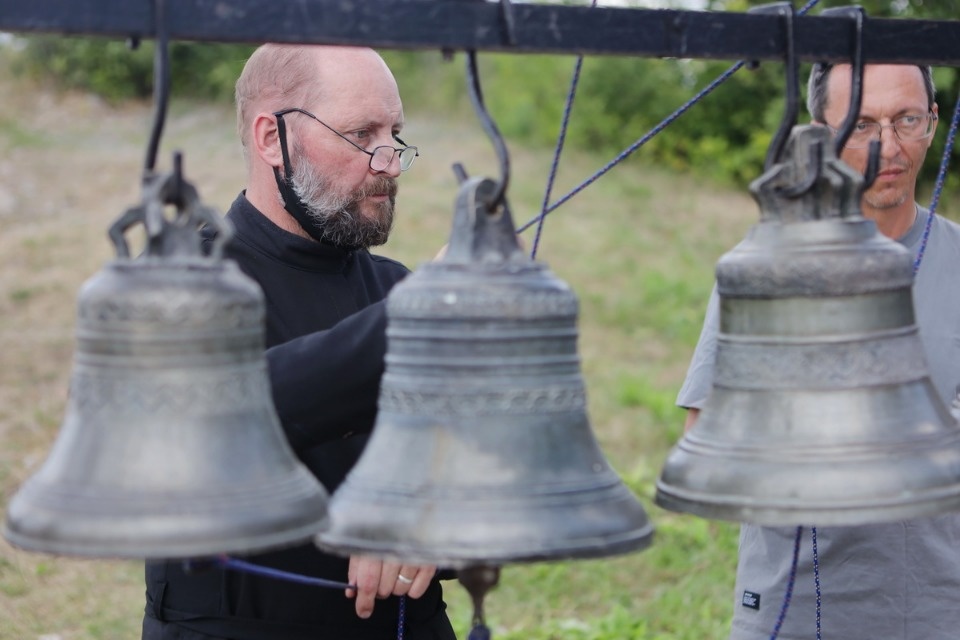 Звонят колокола