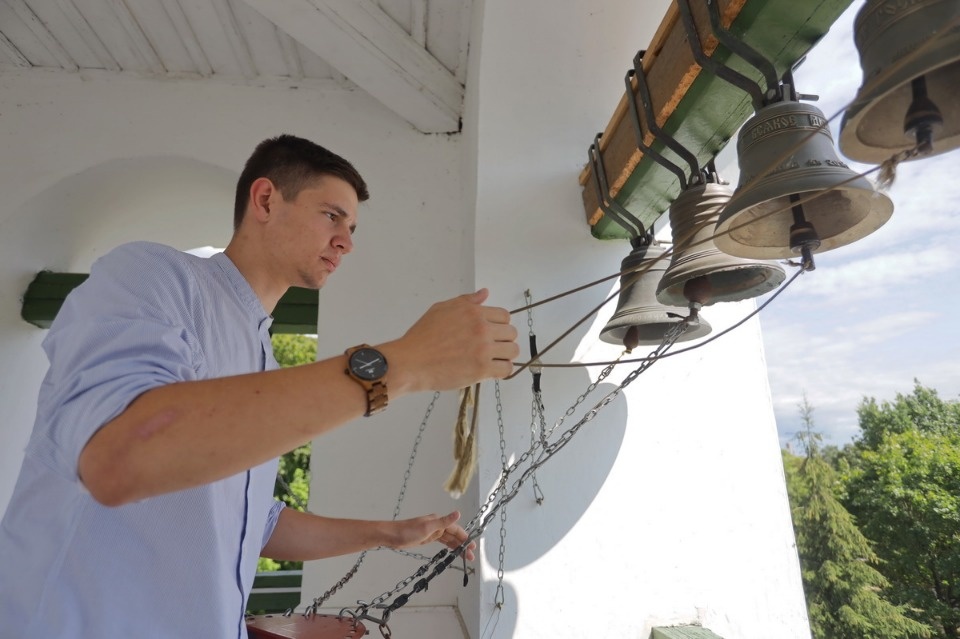 Звонят колокола