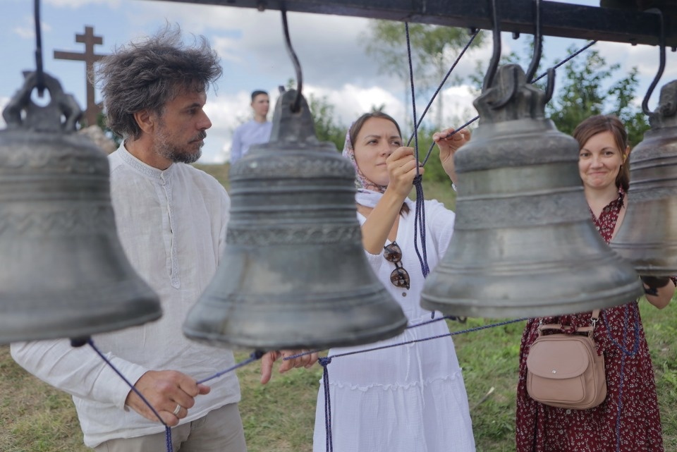 Звонят колокола