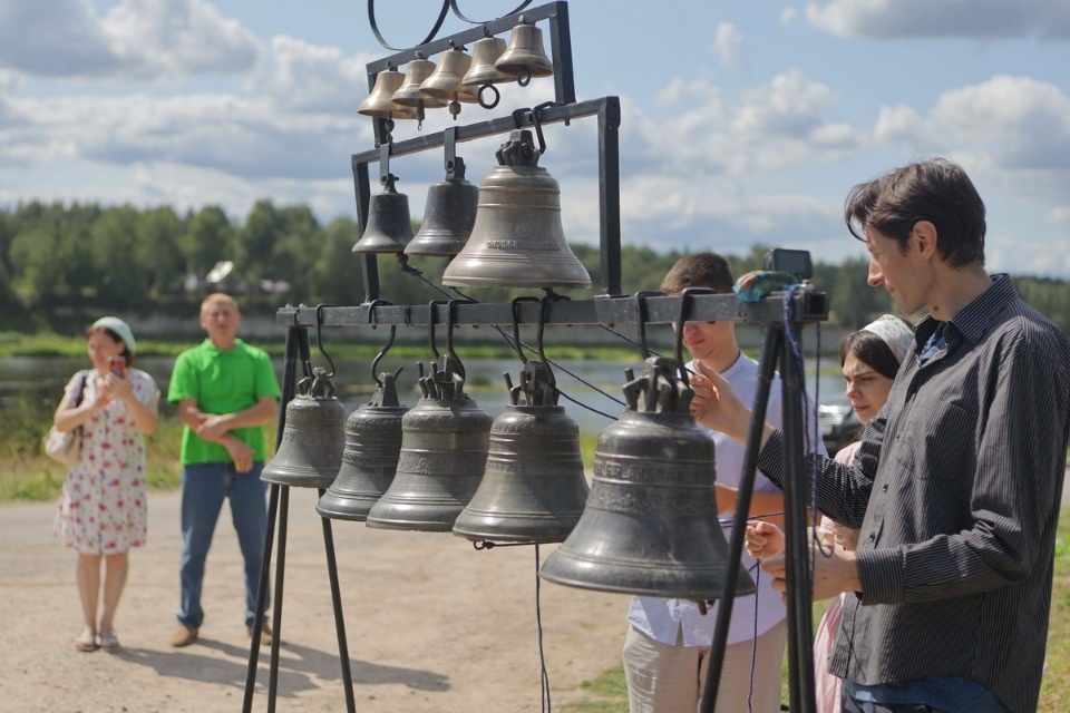 Звонят колокола