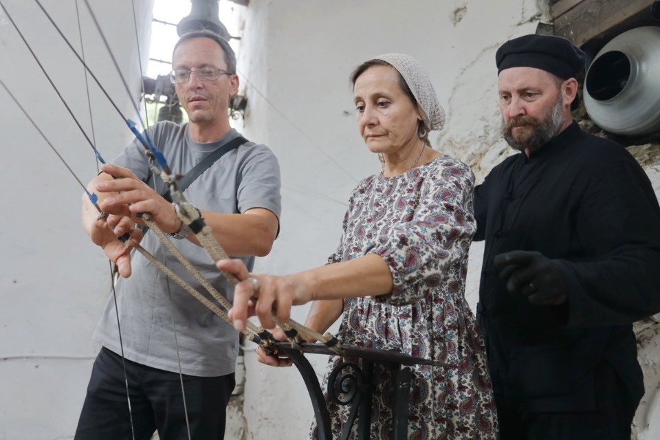 Звонят колокола