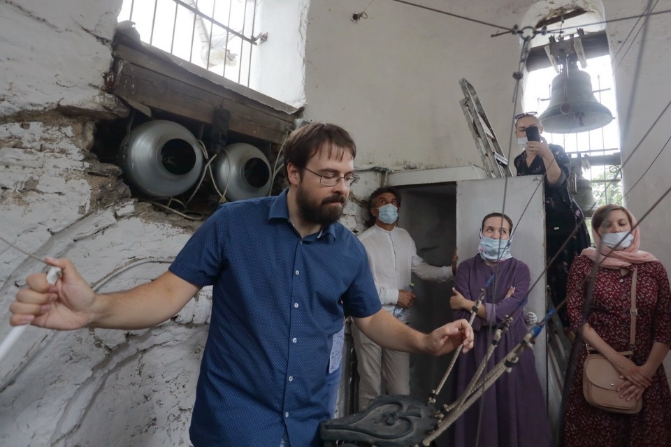 Звонят колокола