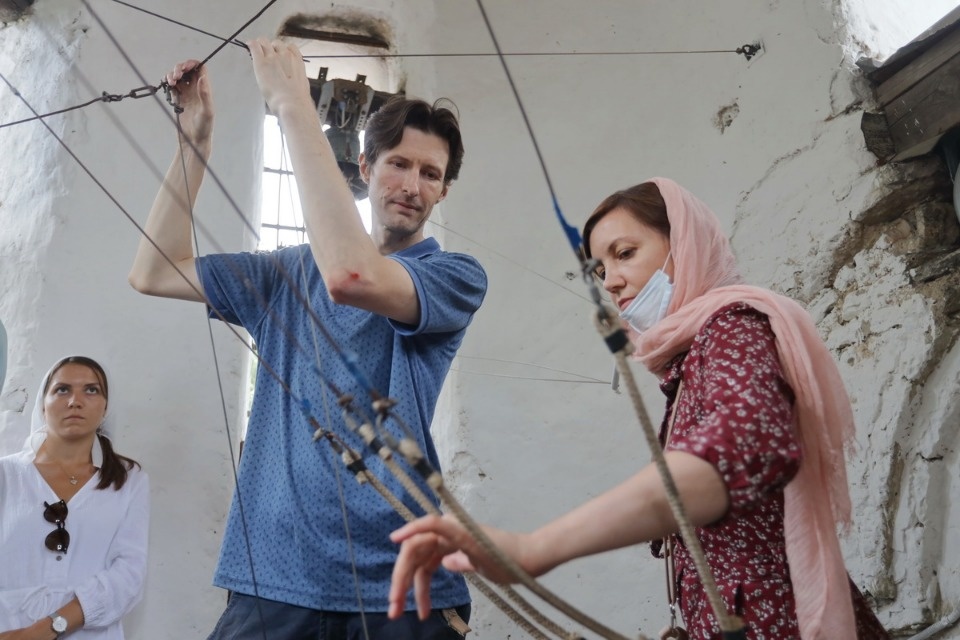 Звонят колокола