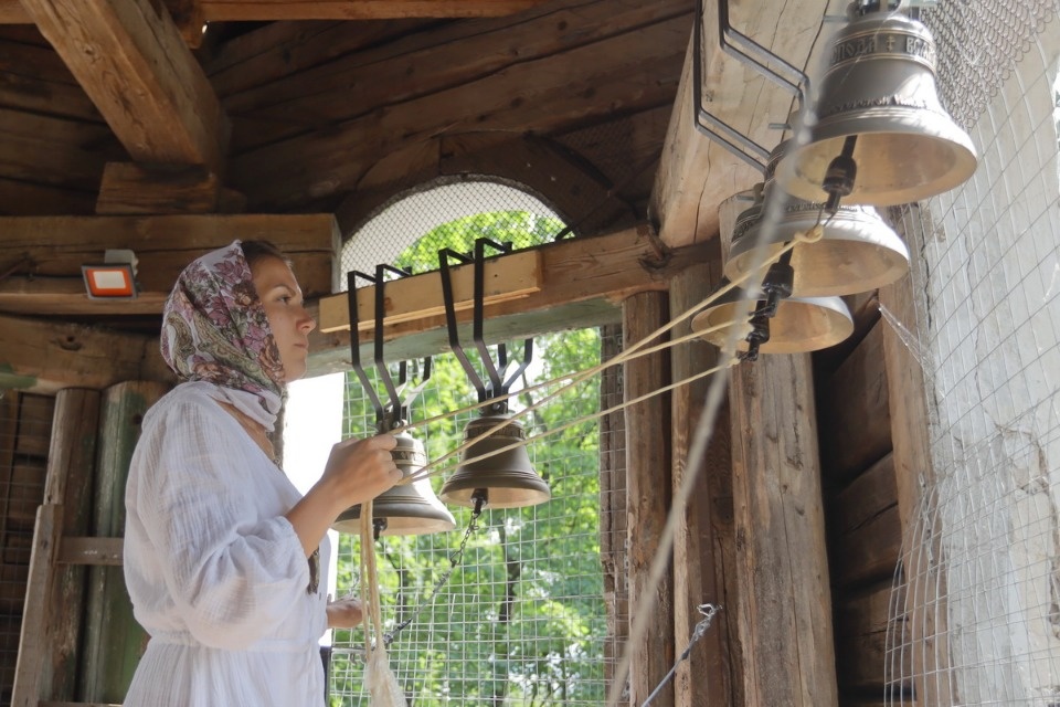 Звонят колокола