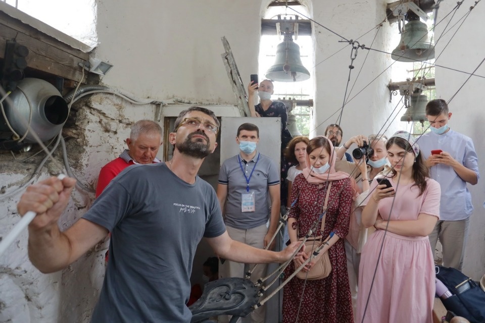 Звонят колокола