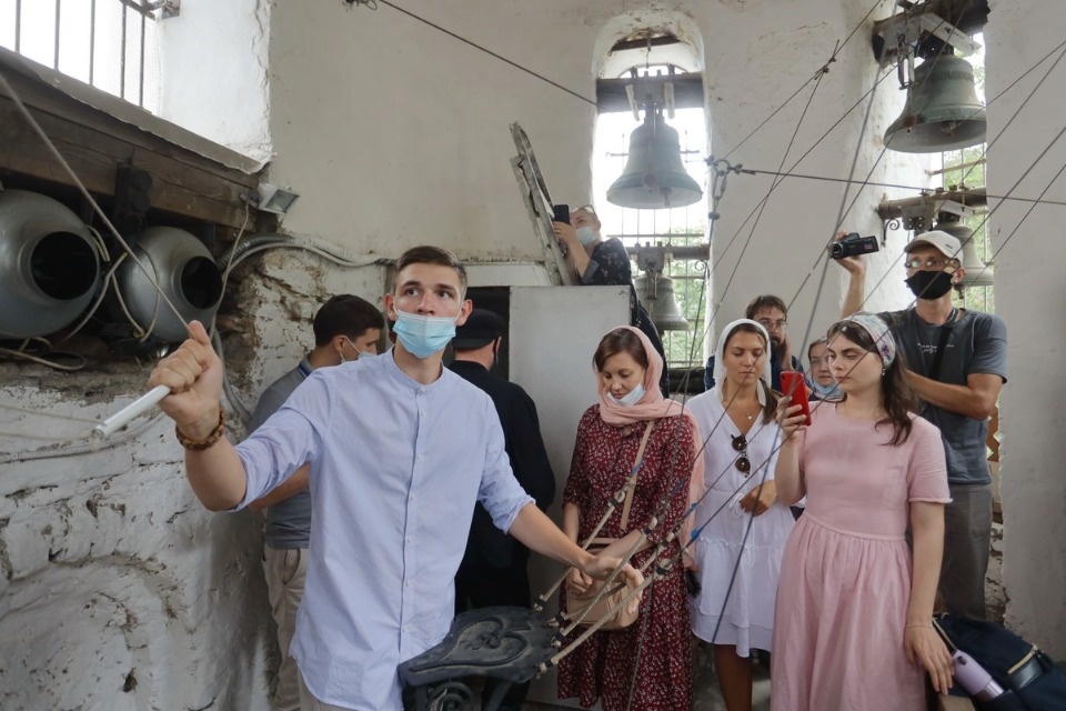 Звонят колокола