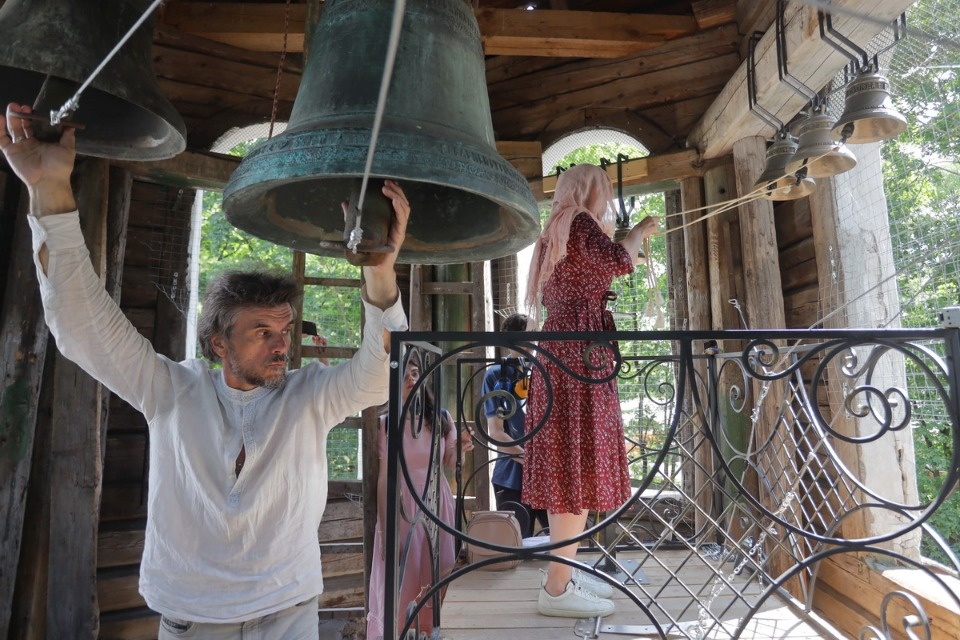 Звонят колокола