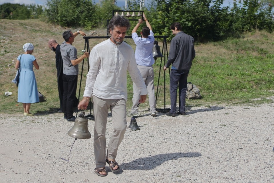 Звонят колокола