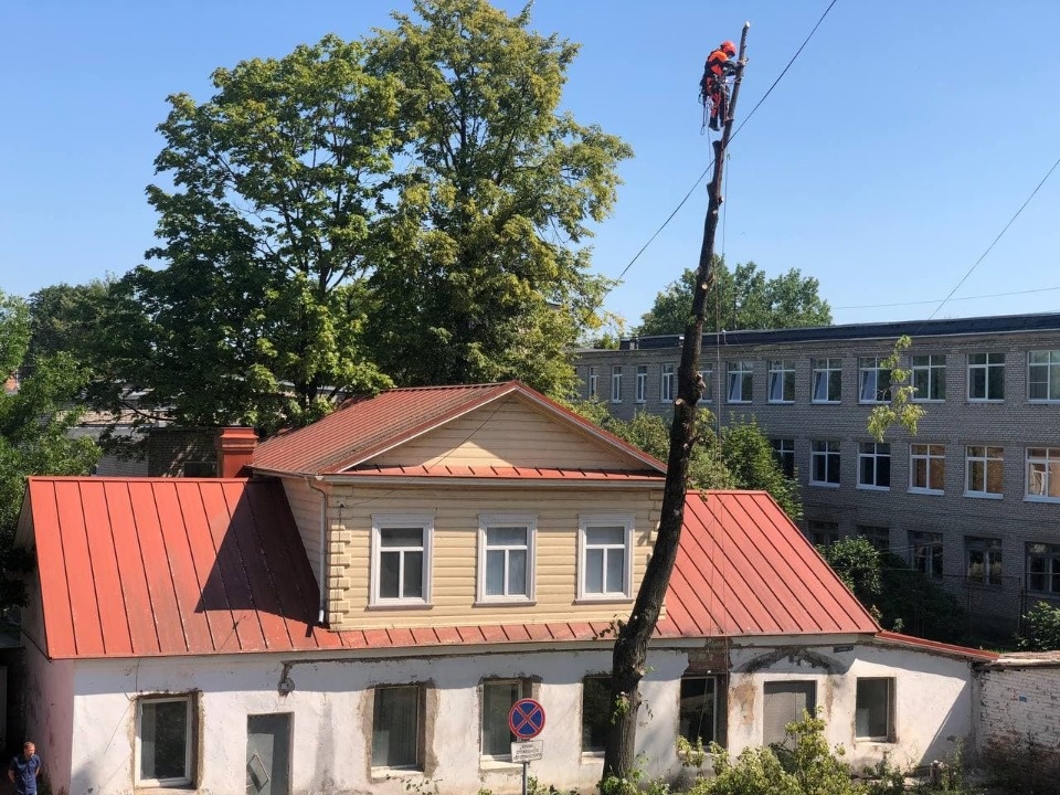 Здание бывшего управления рынками в Пскове будет сдано в аренду