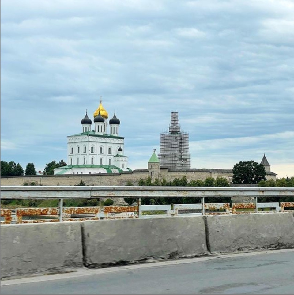 Ограждения Ольгинского моста в Пскове покрасят в ближайшее время Ограждения Ольгинского моста в Пскове покрасят в ближайшее время