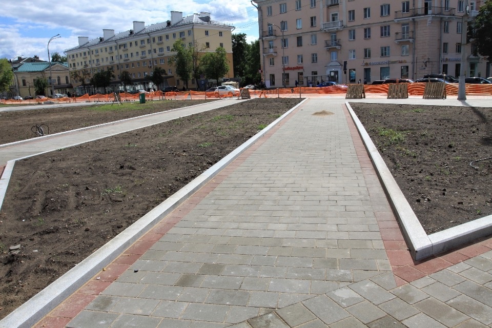 Сдача сквера на площади Ленина в Пскове откладывается на месяц 