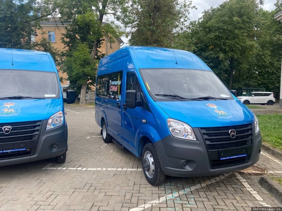 Десять «ГАЗелей» вручили многодетным семьям Псковской области